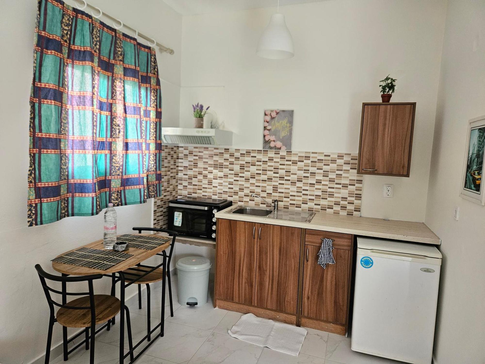 Lora Studios Ipsos Bagian luar foto