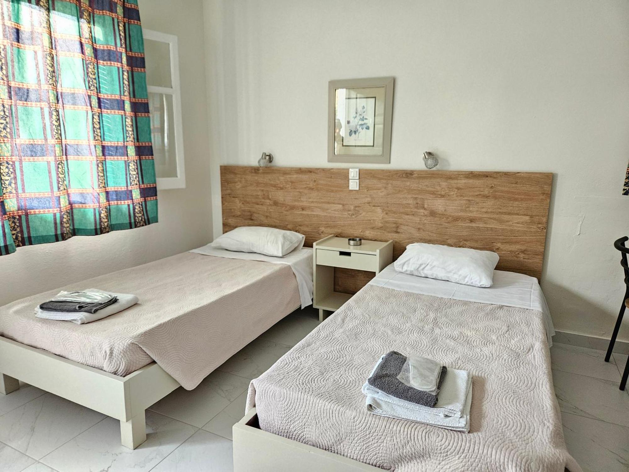 Lora Studios Ipsos Bagian luar foto